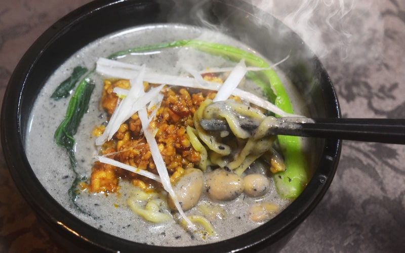 黒ごま豆乳スープで担々麺アレンジ