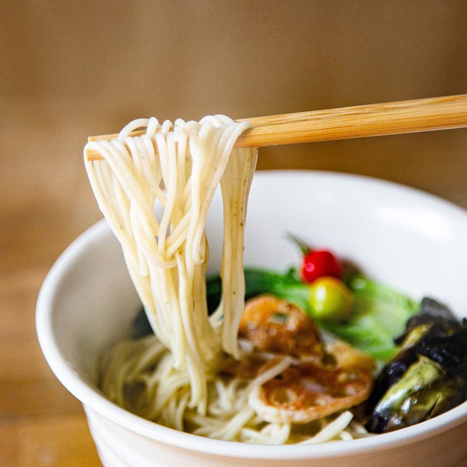 34種類の国産野菜野菜と米こうじを練り込んだ麺
